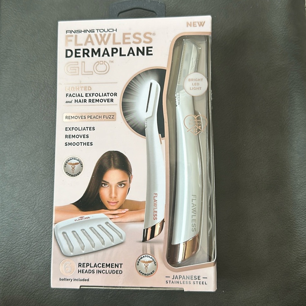 Finishing touch flawless dermaplane glo